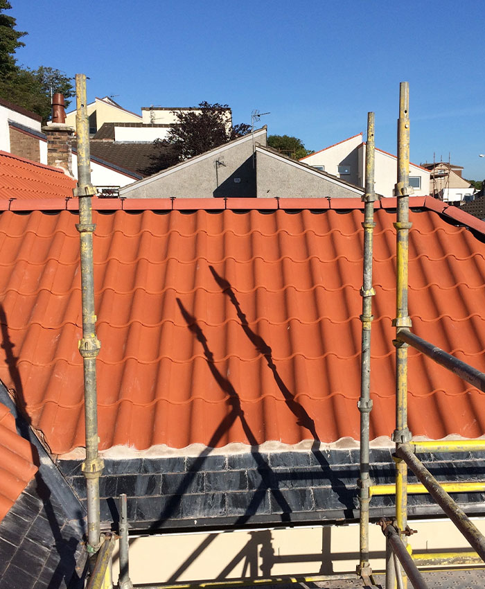 Couverture - Zinguerie - Charpente - Ramonage, contactez Berthaux Couverture, entreprise de couverture à Neuilly-sur-Seine (92200) dans les Hauts-de-Seine (92)