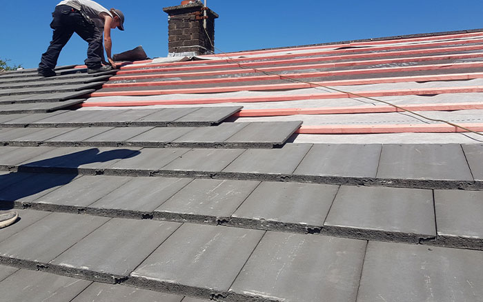 Pose et remplacement de tuile, ardoise et zinc à Neuilly-sur-Seine (92200) - Berthaux Couverture intervient dans les Hauts-de-Seine (92) Pose et remplacement de tuile, ardoise et zinc à Neuilly-sur-Seine (92200) - Berthaux Couverture intervient dans les Hauts-de-Seine (92)