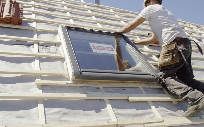 Pose et remplacement de Velux à Neuilly-sur-Seine (92200) - Berthaux Couverture intervient dans les Hauts-de-Seine (92) Pose et remplacement de Velux à Neuilly-sur-Seine (92200) - Berthaux Couverture intervient dans les Hauts-de-Seine (92)